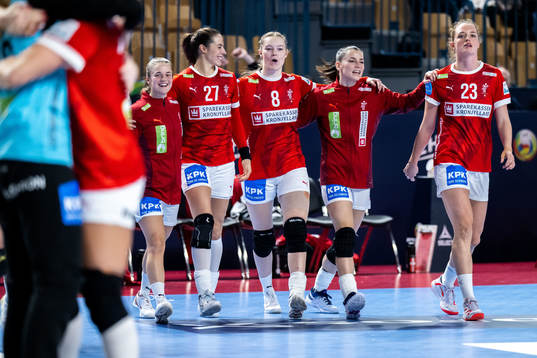 Louise Katharina Vinter Burgaard, Anne Mette Hansen and