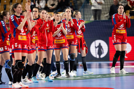 Players of Serbia looks dejected
