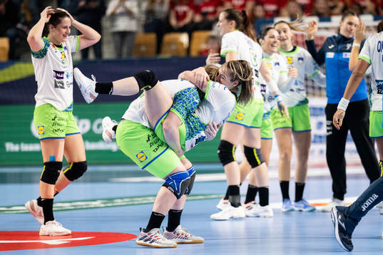 Valentina Klemencic and Nina Zulic of Slovenia celebrate