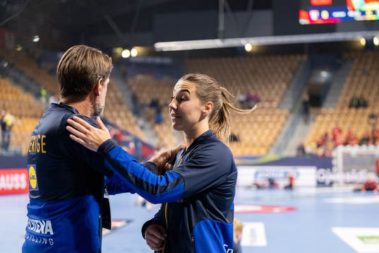 Head coach Tomas Axner and Anna Lagerquist of Sweden