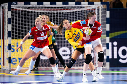 Anna Lagerquist of Sweden and Anne Mette Hansen of Denmark