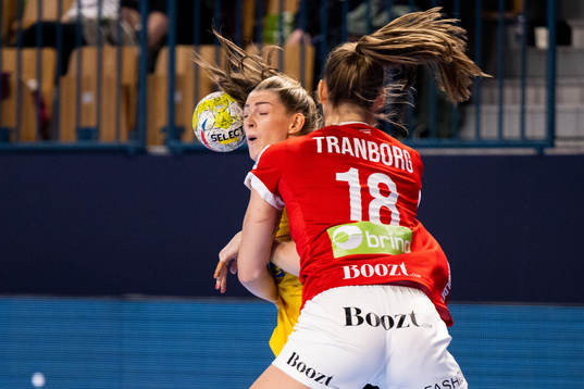 Kristin Thorleifsdottir of Sweden and Mette Tranborg of