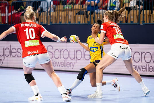 Jamina Roberts of Sweden and Mette Tranborg