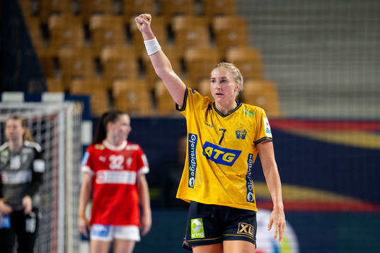 Linn Blohm of Sweden celebrates