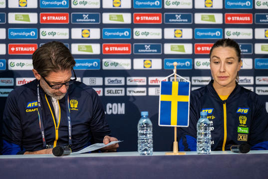 Head coach Tomas Axnér and Anna Lagerquist of Sweden
