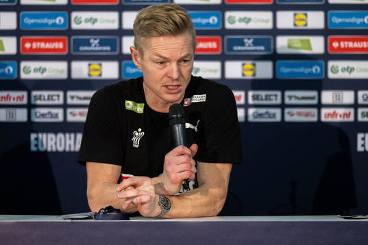 Head coach Jesper Jensen of Denmark