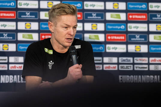 Head coach Jesper Jensen of Denmark
