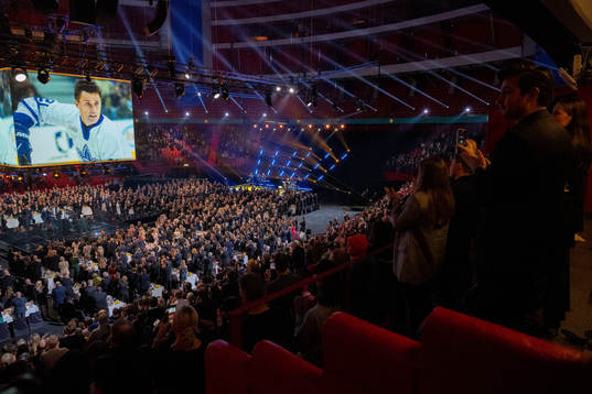 Börje Salming tilldelas priset NHL Honorary Award