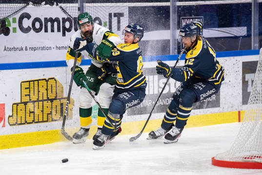 Björklövens Daniel Rahimi mot Södertäljes Ludvig