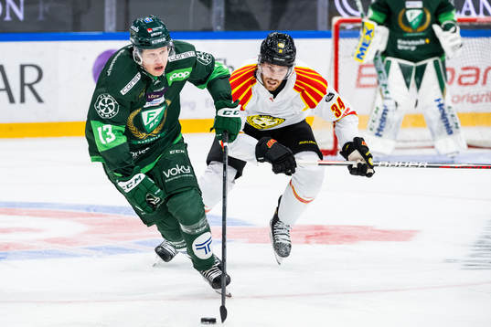 Färjestads Daniel Viksten och Brynäs Oscar Eklind