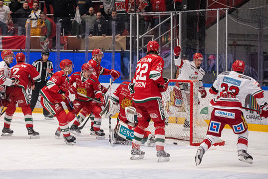 Modos Johan Södergran och Daniel Mannberg jublar
