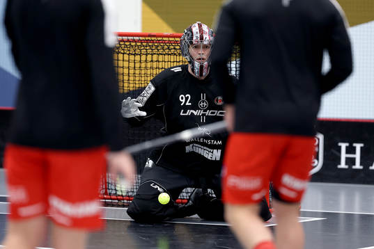 Pixbos målvakt Gustav Ringhagen innan innebandymatchen i