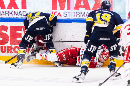 HV71s Herman Hansson och Timrås Tim Erixon