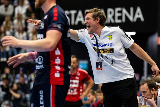 Head coach Oscar Carlén of Ystad IF