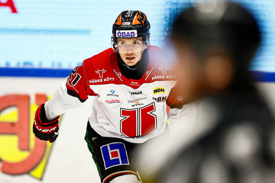 Örebros Linus Öberg jublar