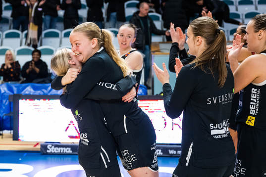 Sjuhärads Moa Erlandsson jublar