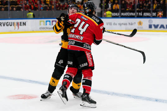Skellefteås Elias Stenman och Luleås Brendan Shinnimin