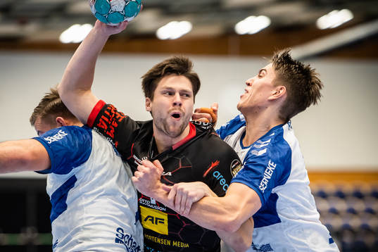 HK Malmös Arvid Johansson och Redbergslids Oskar Joelsson
