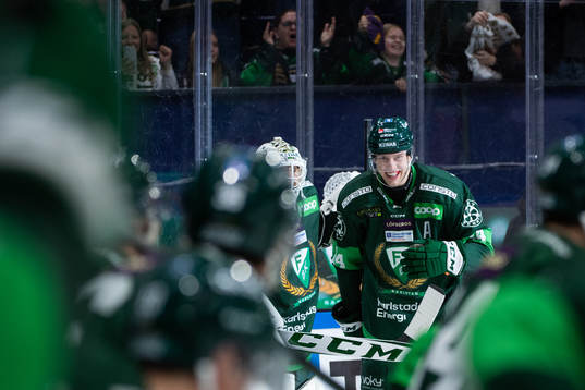 Färjestads målvakt Matthew Tomkins och Victor Ejdsell