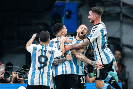 Bläddra bland fler bilder av FIFA World Cup 2022, day 14, round of 16, Argentina - Australia