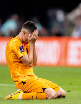 Steven Berghuis of Netherlands looks dejected