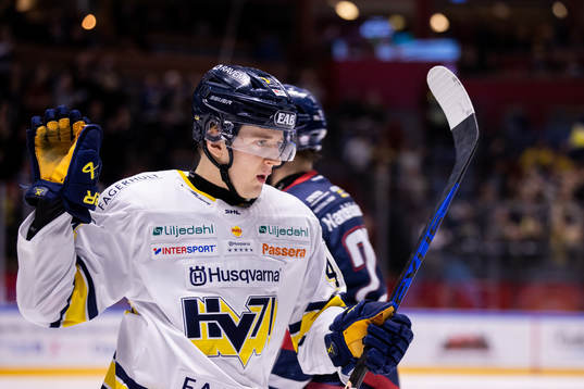 HV71s Emil Andrae jublar