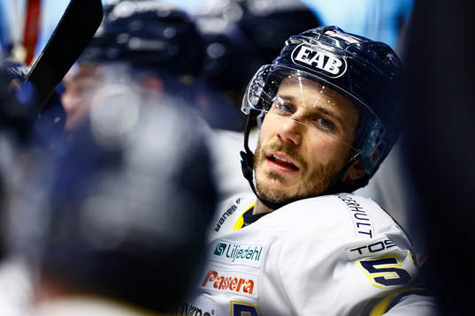 HV71s Andy Miele