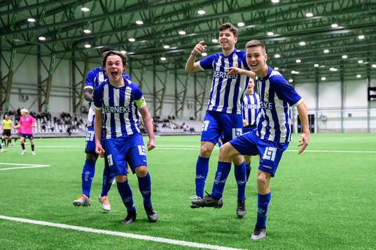 22121 IFK Göteborgs Elis Barlind, Lion Beqiri och Leo