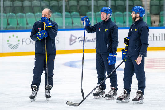 Assistant coach Andreas Spångberg, goaltender coach Ola