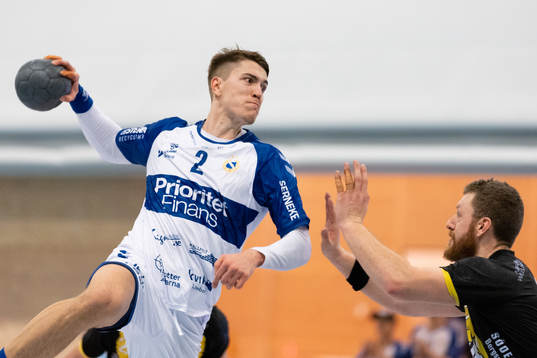 Redbergslids Oskar Joelsson mot Hammarbys Alexander Morsten