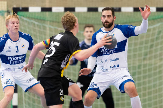 Hammarbys Gustav Davidsson mot Redbergslids Mario Lipovac