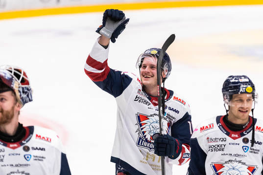 Linköpings Henrik Törnqvist jublar
