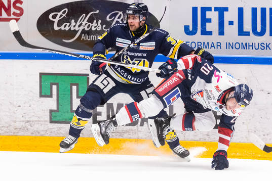 HV71s Nichlas Torp och Linköpings Jasse Ikonen