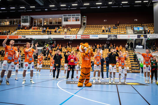 IFK Kristianstads spelare jublar