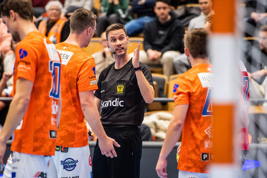 Domare Martin Gomér i samtal med IFK Kristianstads Albin