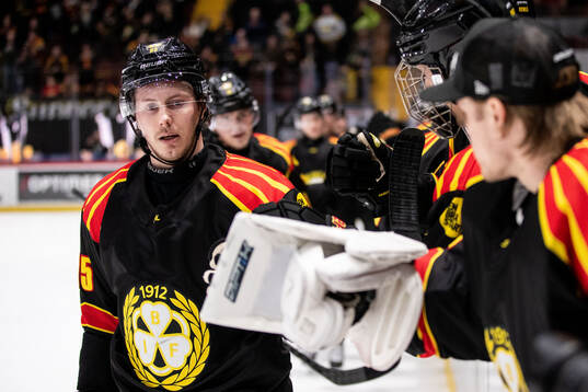 Brynäs Nick Olesen jublar