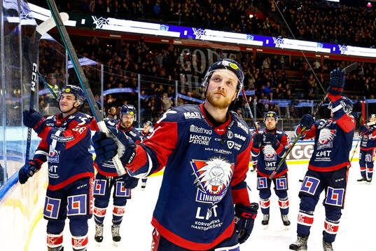 Linköpings Linus Hultström jublar