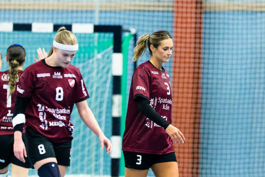 Lugis Sabina Jacobsen och Cornelia Dahlström (v)
