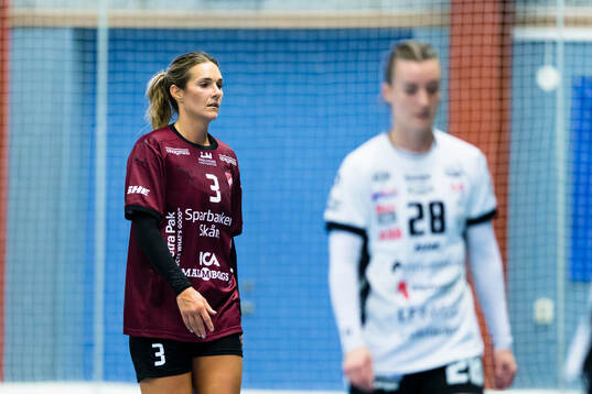 Lugis Sabina Jacobsen och Cornelia Dahlström (v)