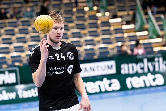 Varbergs Filip Andersson Moberg före handbollsmatchen i