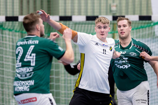 s Theodor Uliana och Varbergs Jacob Friberg