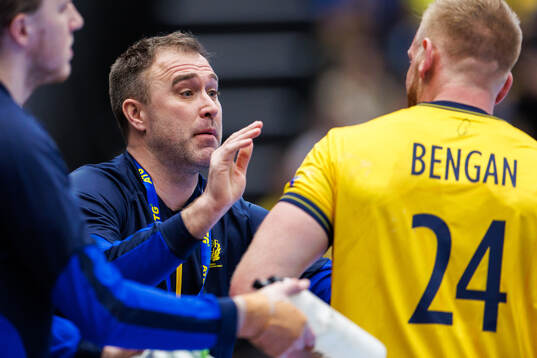 Assistant coach Michael Apelgren of Sweden