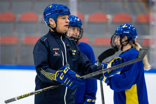 Head coach Andreas Karlsson of Sweden at a practice session