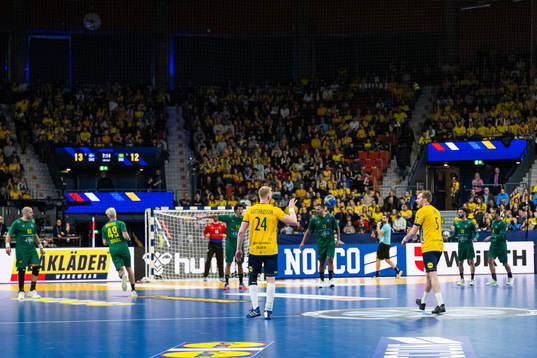 Jim Gottfridsson and Max Darj of Sweden with a throw off