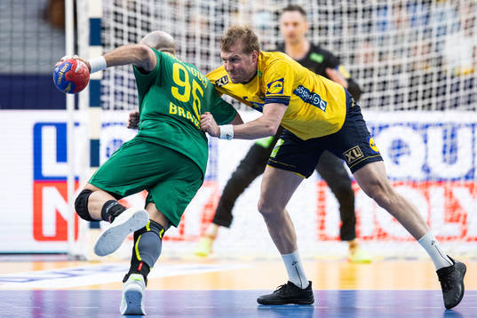 Max Darj of Sweden against Gustavo Rodrigues of Brazil