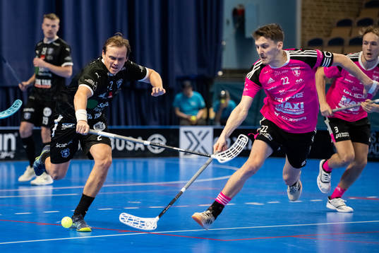 Helsingborgs Linus Nordgren och Faluns målvakt Emil