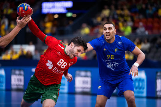 Fabio Magalhaes of Portugal and Matheus Silva of Brazil