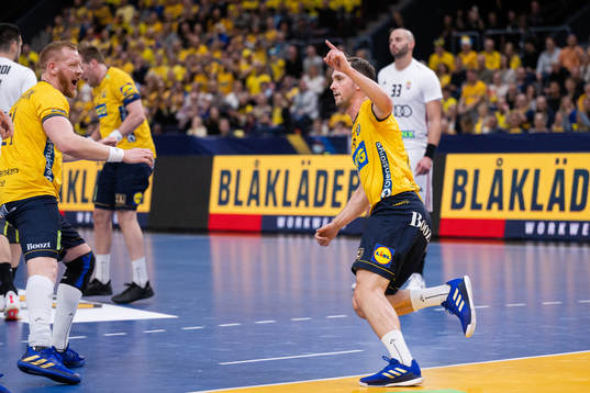 Jim Gottfridsson and Hampus Wanne of Sweden celebrate