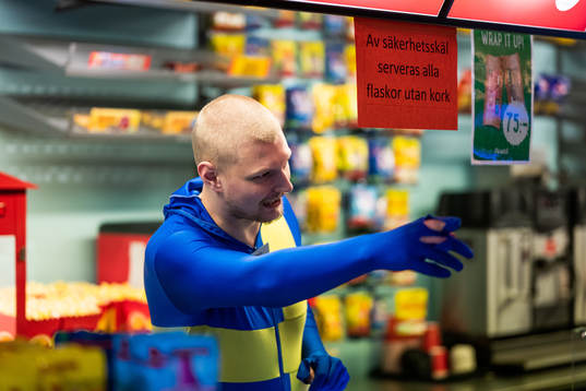 Tintin Weichselbraun wears a full-body suit in the colors
