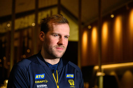 Max Darj at a press event with Sweden
